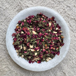 UNWIND TEA - Peppermint, Lemon balm, Ginger, Rosehips, Rose Petals